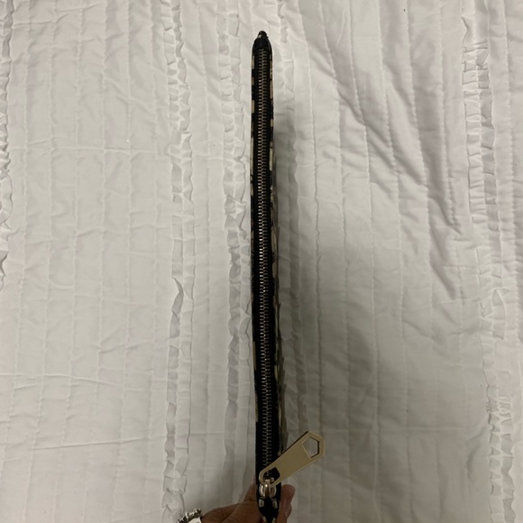 Givenchy Pouch - Picture 4 of 4